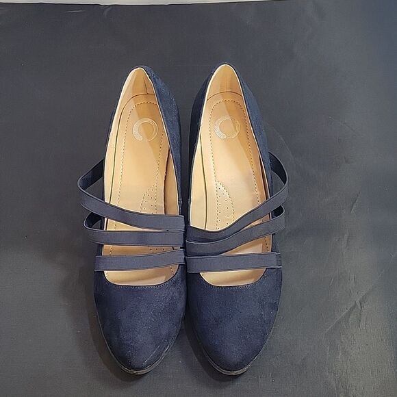 JOURNEE COLLECTIO FAUX SUEDE COMFORT SOLE ALMOND TOE TRIPLE ELASTIC STRAP SHOE - Picture 3 of 16